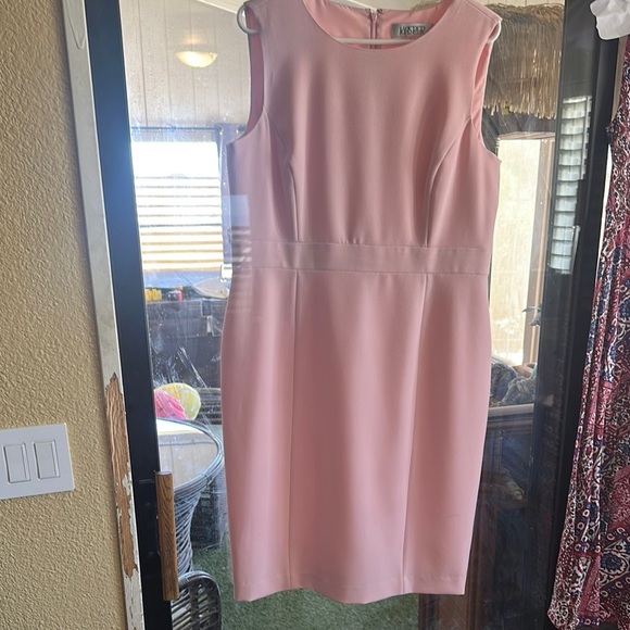 Kasper shift pink dress. EUC Size 14. - Picture 2 of 8